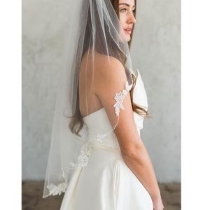 Brides & Hairpins DYANN VEIL nwot